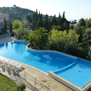 Superbe En Résidence Avec Piscine à 100 Mètres De La Mer. La Ciotat