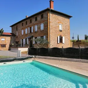  Hébergement de vacances Des Pierres Dorees